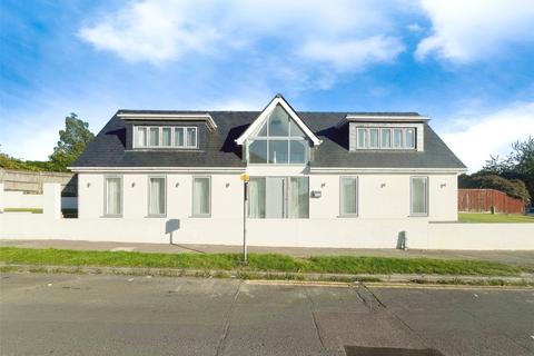 4 bedroom detached house for sale, Manse Way, Kent BR8