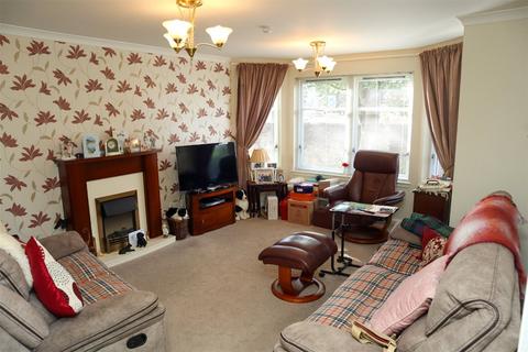 2 bedroom flat for sale, Auchenstewart Court, North Lanarkshire ML2