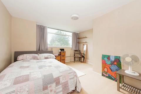 84 Redway Drive, Whitton, Twickenham, TW2 7NW
