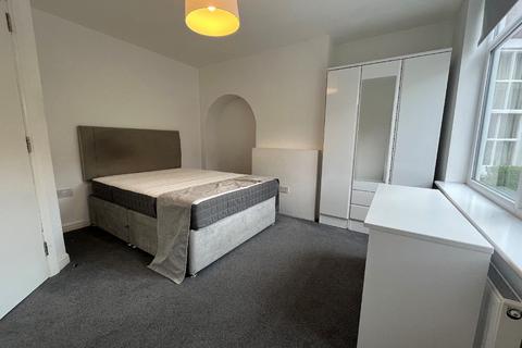 4 bedroom house share to rent, Birmingham B32