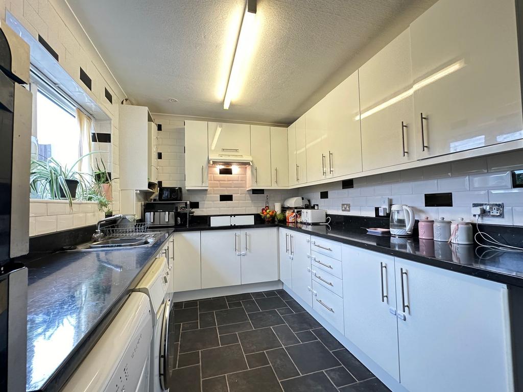 Modern Fitted Kitchen