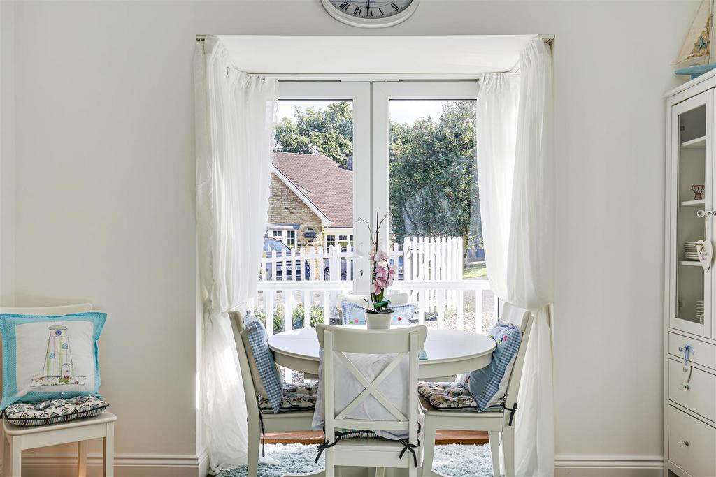 8 Table & Chairs.jpg