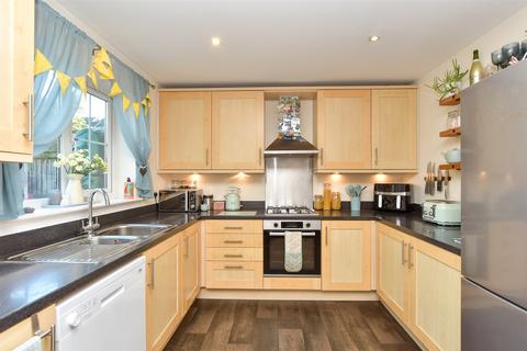 3 bedroom terraced house for sale, Finch Close, Faversham, Kent