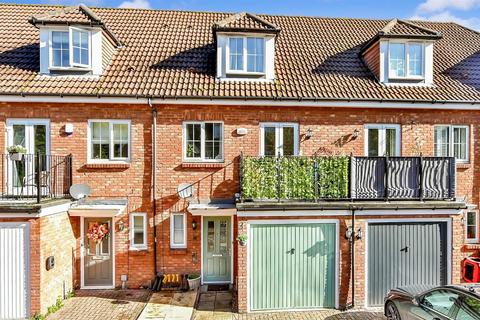 3 bedroom terraced house for sale, Finch Close, Faversham, Kent