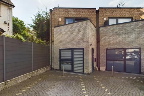 71 Edward Road, Coulsdon, CR5 2NQ