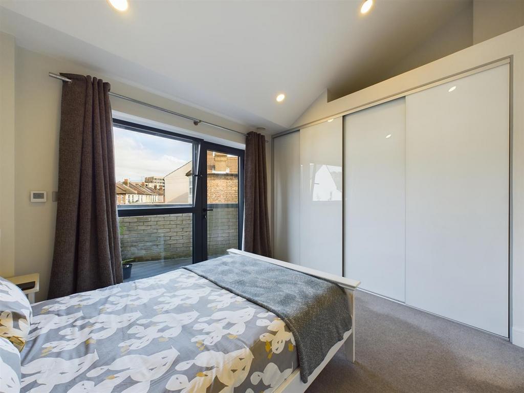 CAM02885 G0-PR0206-STILL005.jpg