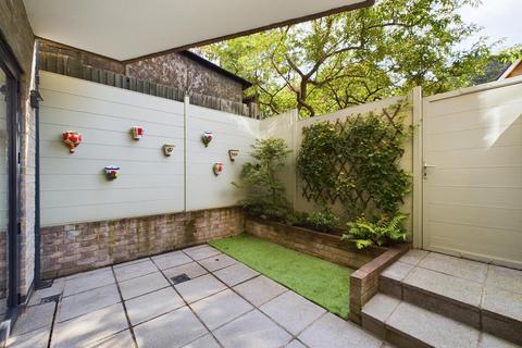 71 Edward Road, Coulsdon, CR5 2NQ