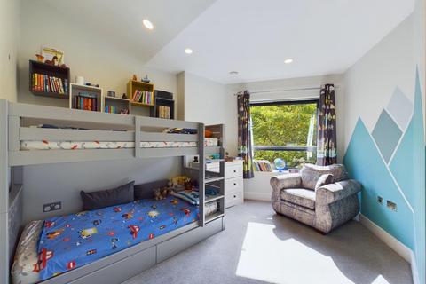 71 Edward Road, Coulsdon, CR5 2NQ
