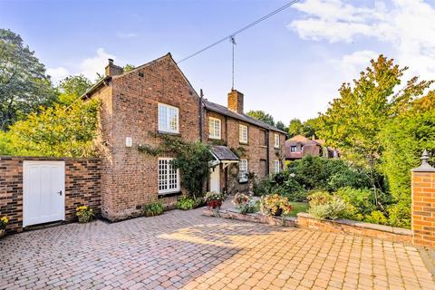 3 bedroom semi-detached house for sale, Walkden Road, Worsley