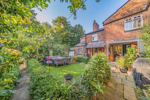 3 bedroom semi-detached house for sale, Walkden Road, Worsley