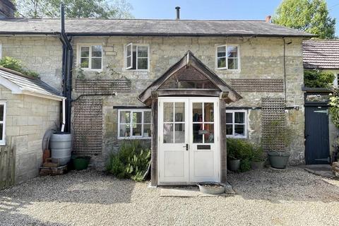 3 bedroom cottage to rent, High Street, Salisbury SP3