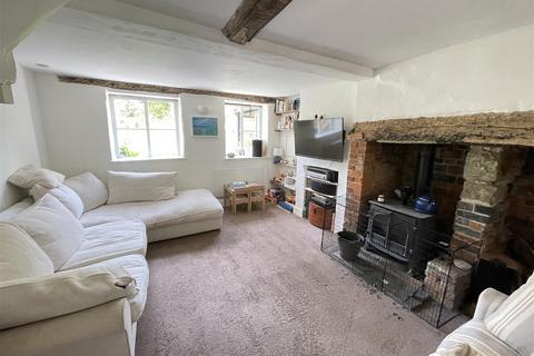 3 bedroom cottage to rent, High Street, Salisbury SP3