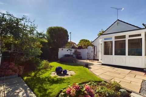 2 bedroom bungalow for sale, Birch Walk, Porthcawl CF36