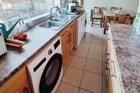 33a Nickleby Close, Rochester, ME1 2LE