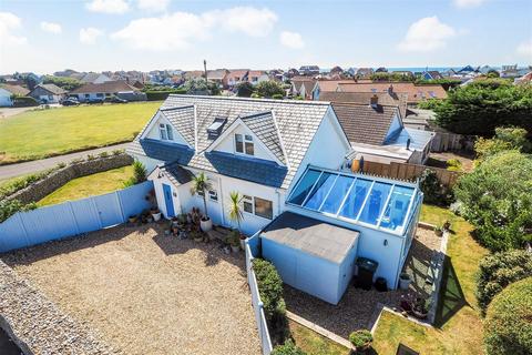 4 bedroom detached house for sale, Seafield Close, East Wittering