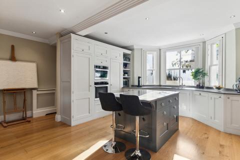 4 bedroom end of terrace house for sale, Devonport Road, London, W12