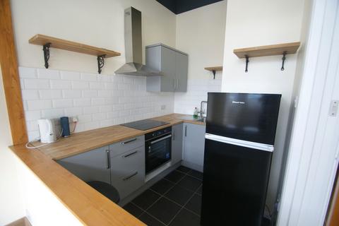 2 bedroom flat to rent, Edgar Road, Cliftonville, CT9