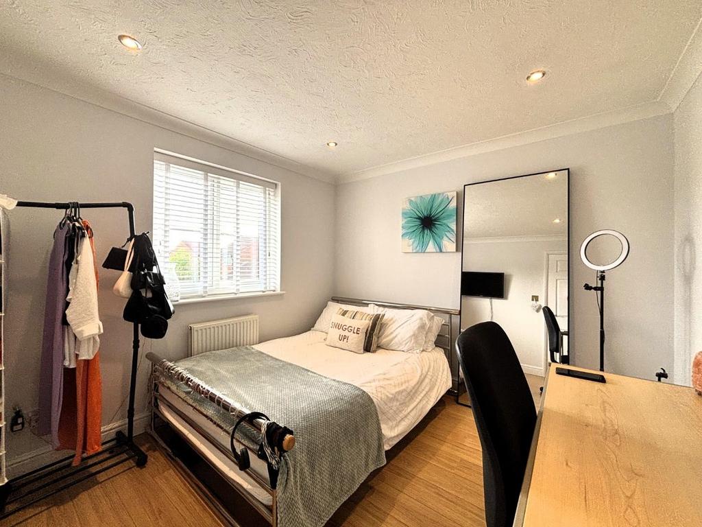 Bedroom 2.jpeg