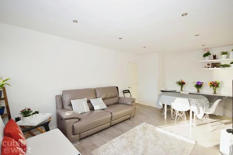 3 bedroom maisonette to rent, Stanley Road Sutton SM2