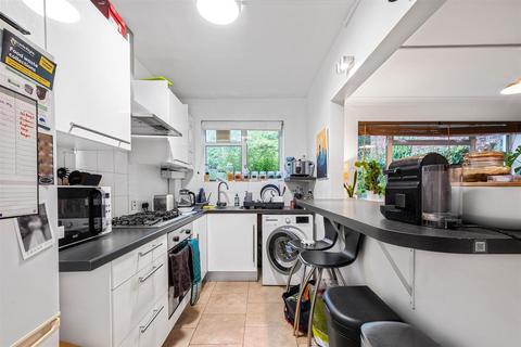 2 bedroom flat for sale, Radcliffe Square, London