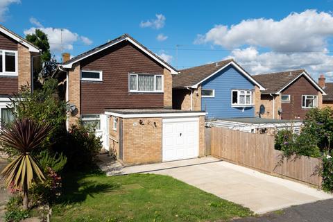 3 bedroom detached house for sale, Quantock Drive, Ashford