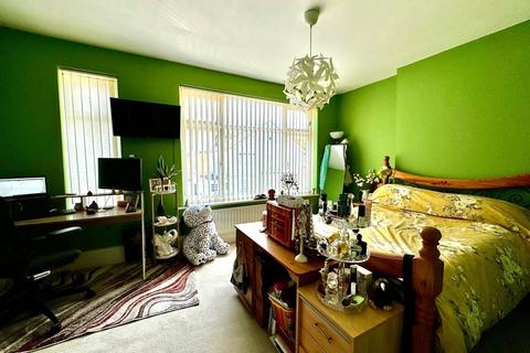 4 bedroom semi-detached house for sale, Churchfield Road, South Welling, Kent, DA16