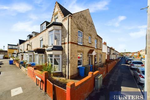 4 bedroom end of terrace house for sale, Midway Avenue, Bridlington