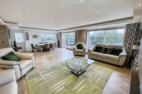 4 bedroom penthouse for sale, Penthouse, Sommerville Court, Park Lane, Salford