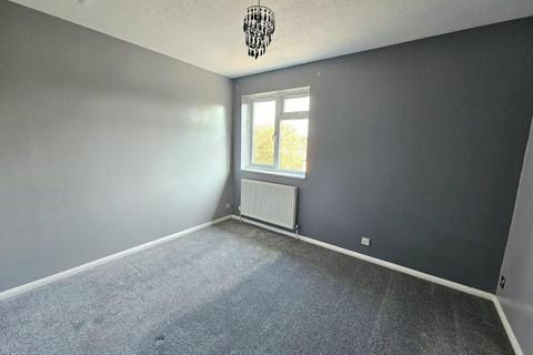 18 Everside Close, Cam, Dursley, GL11 5JH