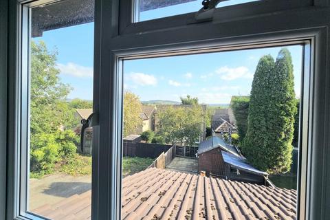 18 Everside Close, Cam, Dursley, GL11 5JH