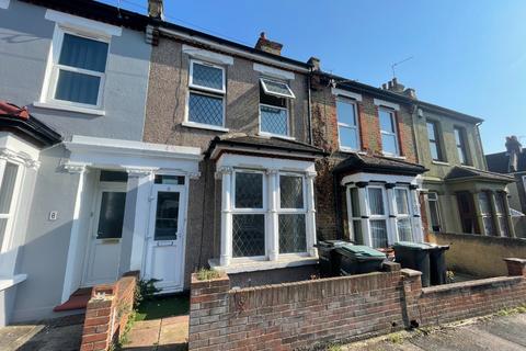 3 bedroom terraced house to rent, Campbell Road, Gravesend, Kent, DA11 0JY