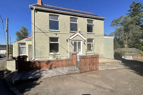 3 bedroom detached house for sale, Lon Y Felin, Ammanford SA18