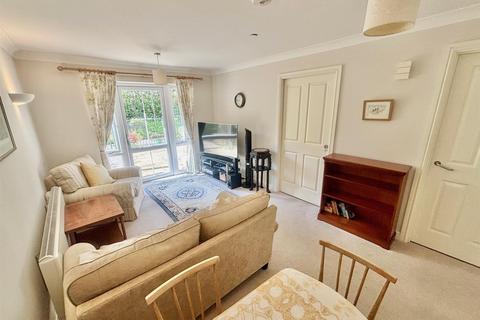 1 bedroom flat for sale, The Fairways, Chippenham