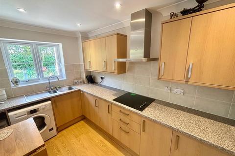 1 bedroom flat for sale, The Fairways, Chippenham