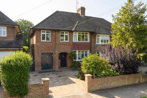 4 bedroom semi-detached house for sale, Queenswood Drive, Hitchin