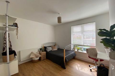 3 bedroom terraced house to rent, Heidelberg Road, Southsea PO4