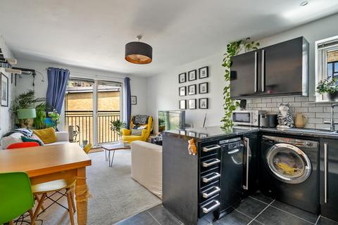 1 bedroom flat for sale, Padstone House, London E3