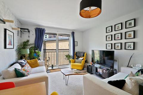 1 bedroom flat for sale, Padstone House, London E3