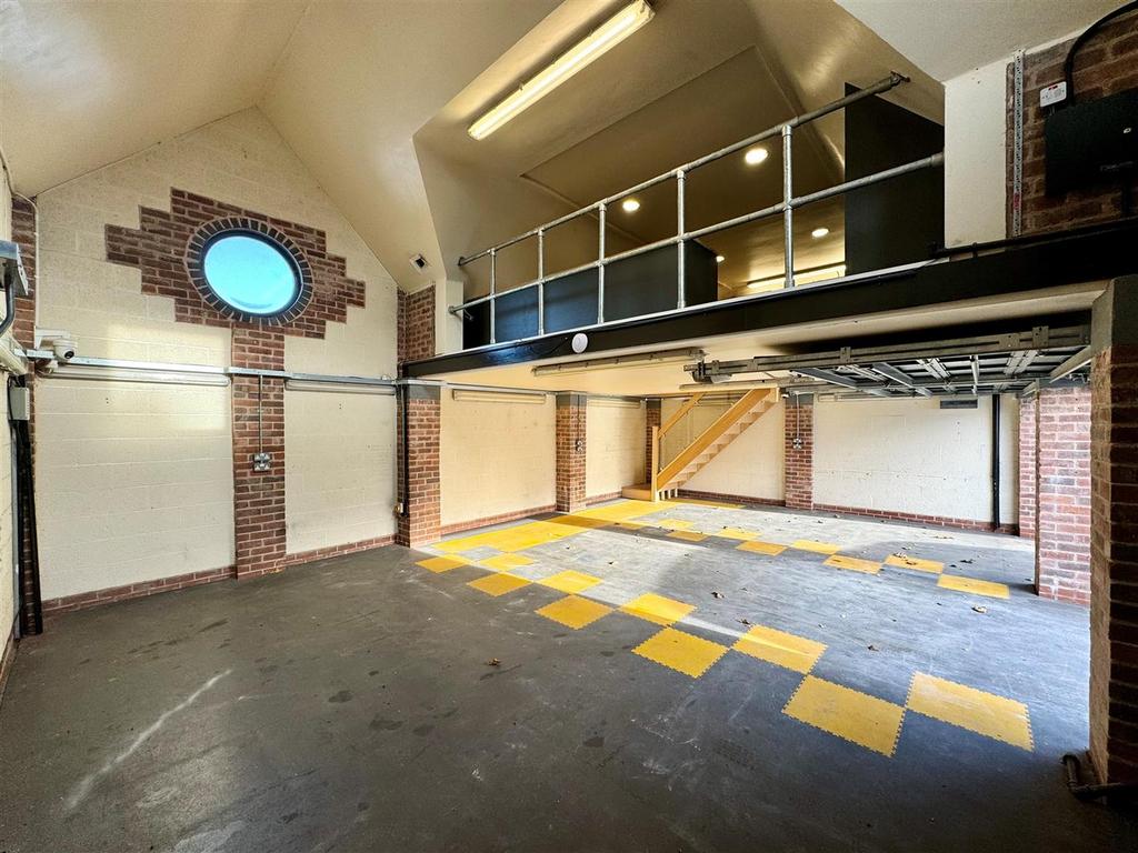 Garage.jpg