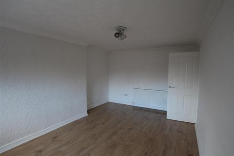 2 bedroom flat to rent, Togo Place, Greenock PA15