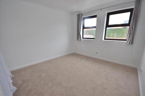 2 bedroom flat to rent, Fish Street, Hull HU1