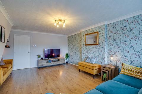 4 bedroom detached house for sale, Heather Court, Wakefield WF1