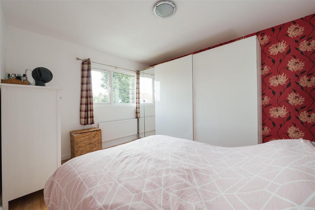 4 Beaumont Close, Hitchin-14.jpg