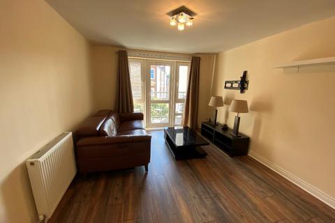 3 bedroom flat to rent, Brunswick Road, Hillside, Edinburgh, EH7