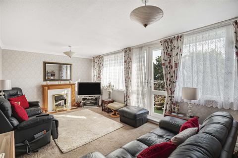 3 bedroom maisonette for sale, Cressingham Grove, Sutton