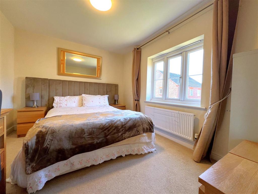 Bed 2.jpg