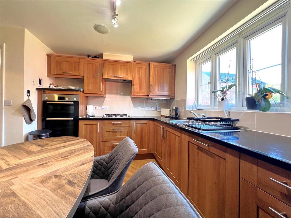 Kitchen 5.jpg