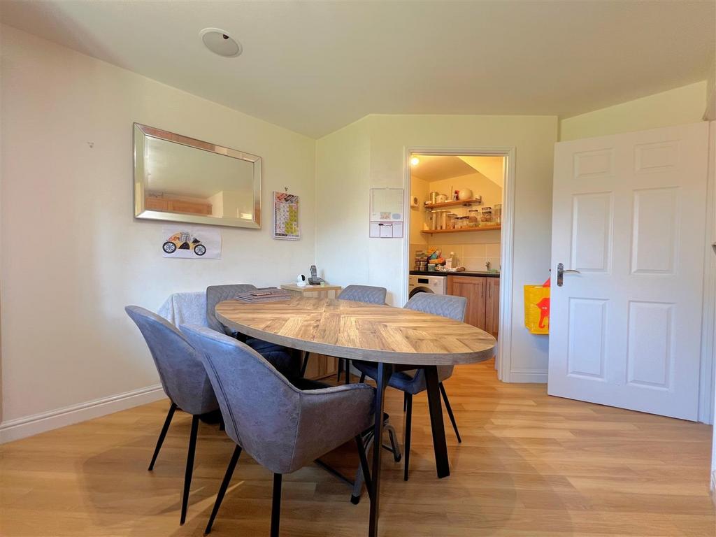 Kitchen 4.jpg