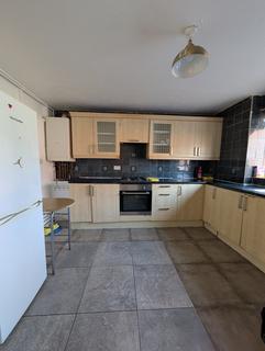 3 bedroom flat to rent, Drew Road, Newham