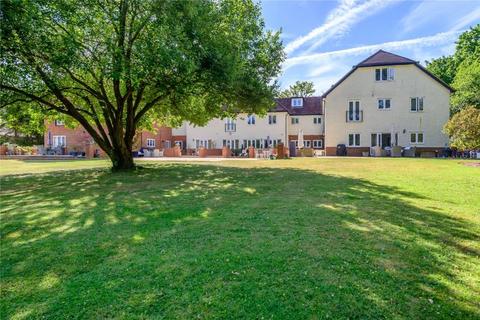 2 bedroom apartment to rent, Worplesdon Hill House, Woking GU22